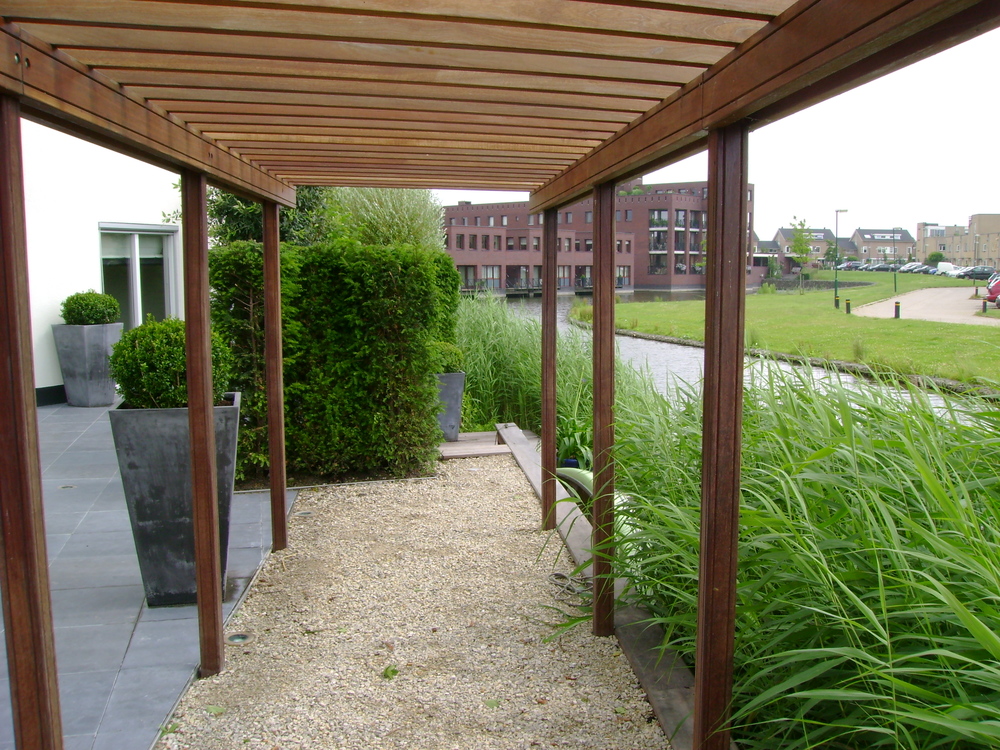 pergola.jpg